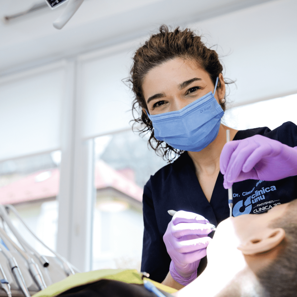 După îndepărtarea aparatului dentar începe o nouă etapă esențială,După această perioada, dacă rezultatul este stabil, controlul se poate face odată pe an, însă nu trebuie să neglijați vizitele pentru igienizare.